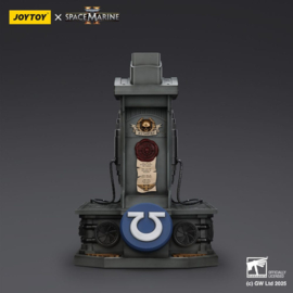 (Pre-order) Warhammer 40,000: Space Marine 2 Replica Ultramarines Lieutenant Titus helmet with Display Stand 44 cm 