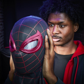(Pre-order) Spider-Man: Miles Morales Marvel Legends Electronic Expressive Mask
