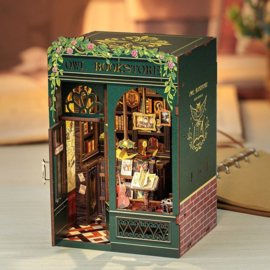 (Pre-order) Book Nook Owl Bookstore 17 x 12 cm  