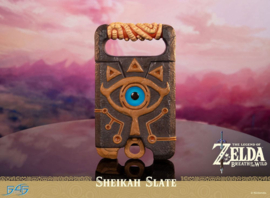 (Pre-order) The Legend of Zelda: Breath of the Wild Life Size Statue 1/1 Sheikah Slate 24 cm