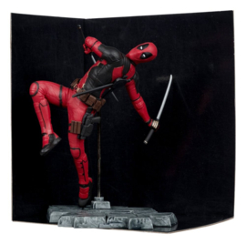 (Pre-order) Marvel Studios Statue 1/10 Deadpool (Deadpool & Wolverine) (Gold Label) 17 cm