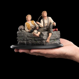 (Pre-order) The Lord of the Rings Mini Statue Merry and Pippin 12 cm
