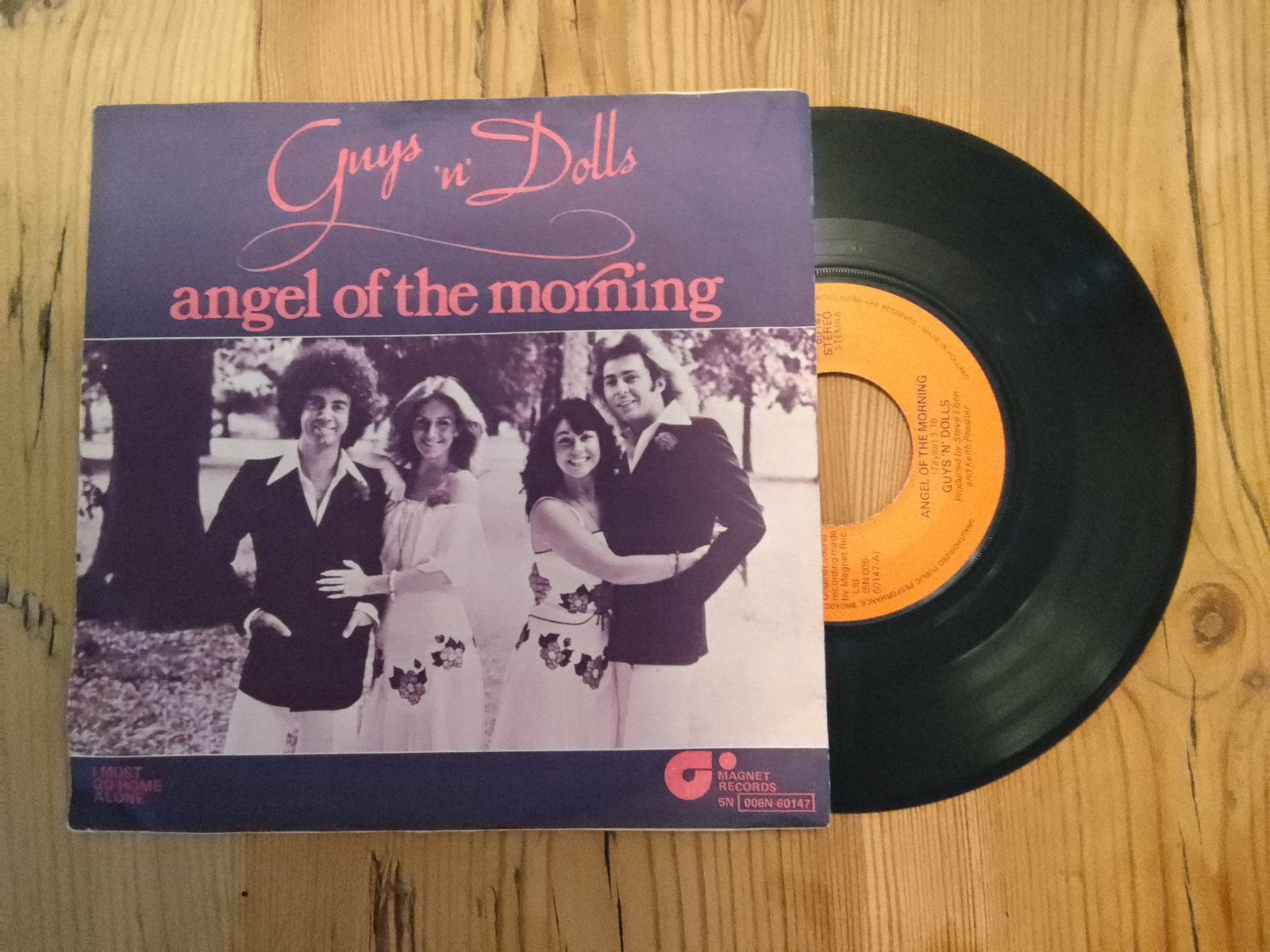 Guys 'n' Dolls met Angel of the morning 1977 Single nr S20256460