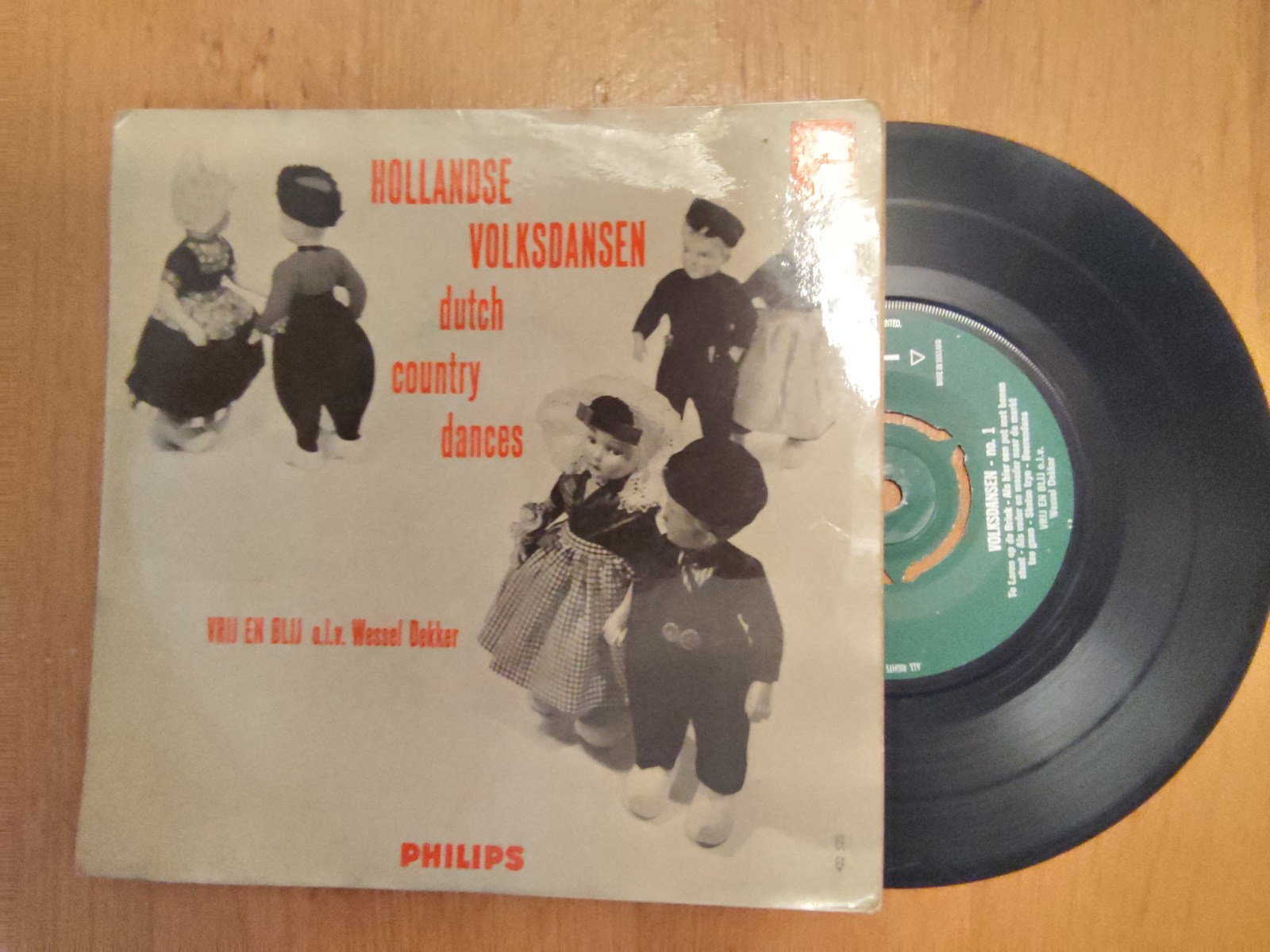 Vrij en blij o.l.v. Wessel Dekker met Hollandse volksdansen 1958 Single nr S20256357