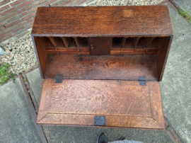 Eiken klepsecretaire Engels omstreeks 1860-1880 met interieur nr B202518