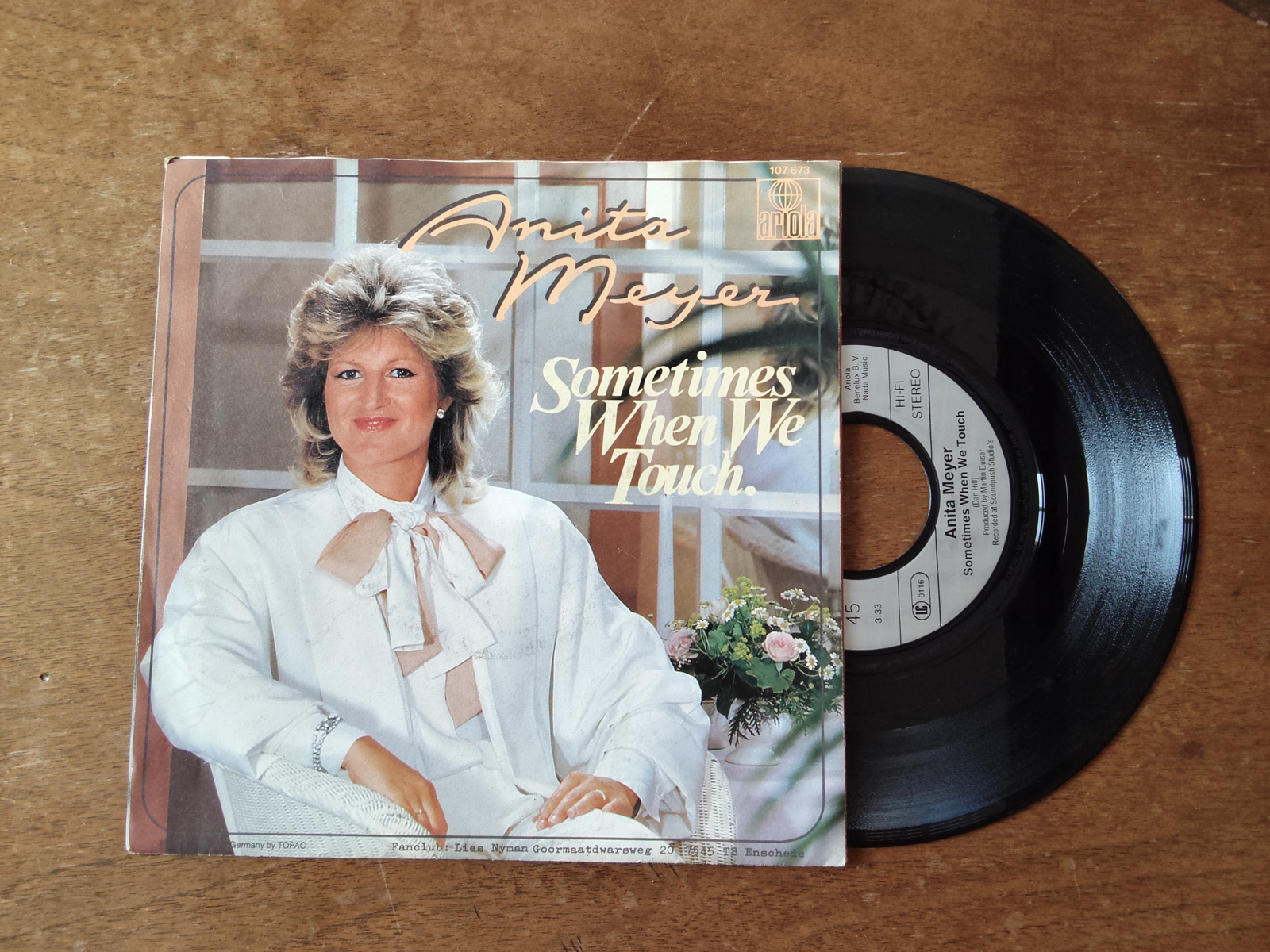 Anita Meijer met Sometimes when we touch 1985 Single nr S20256739
