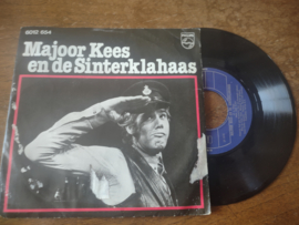 Paul van Vliet met Majoor Kees en de sinterklahaas 1976 Single nr S20221696