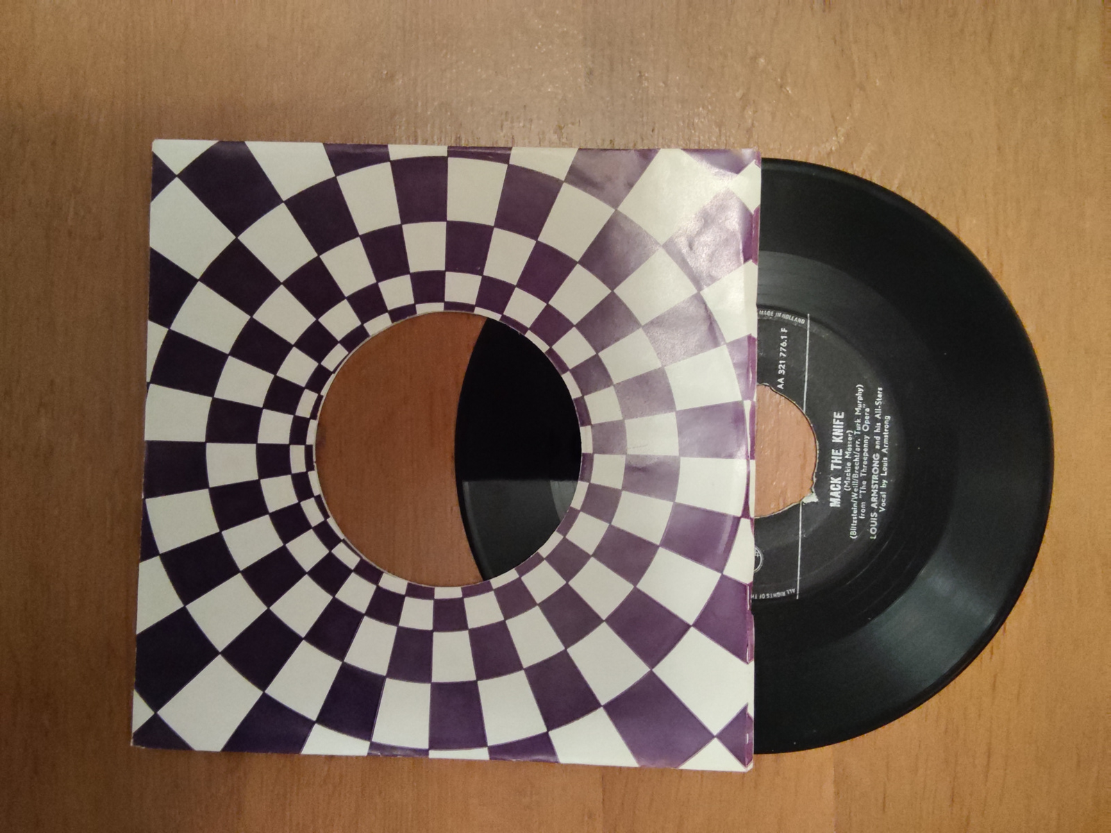Louis Armstrong and his orchestra met Mack the knife 1955 Single nr S20256376