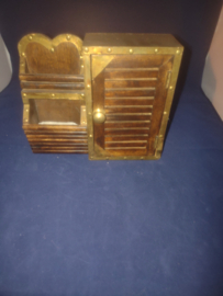Houten handgemaakte sleutelkast briefvakje messing versiering br25cm nr 6074