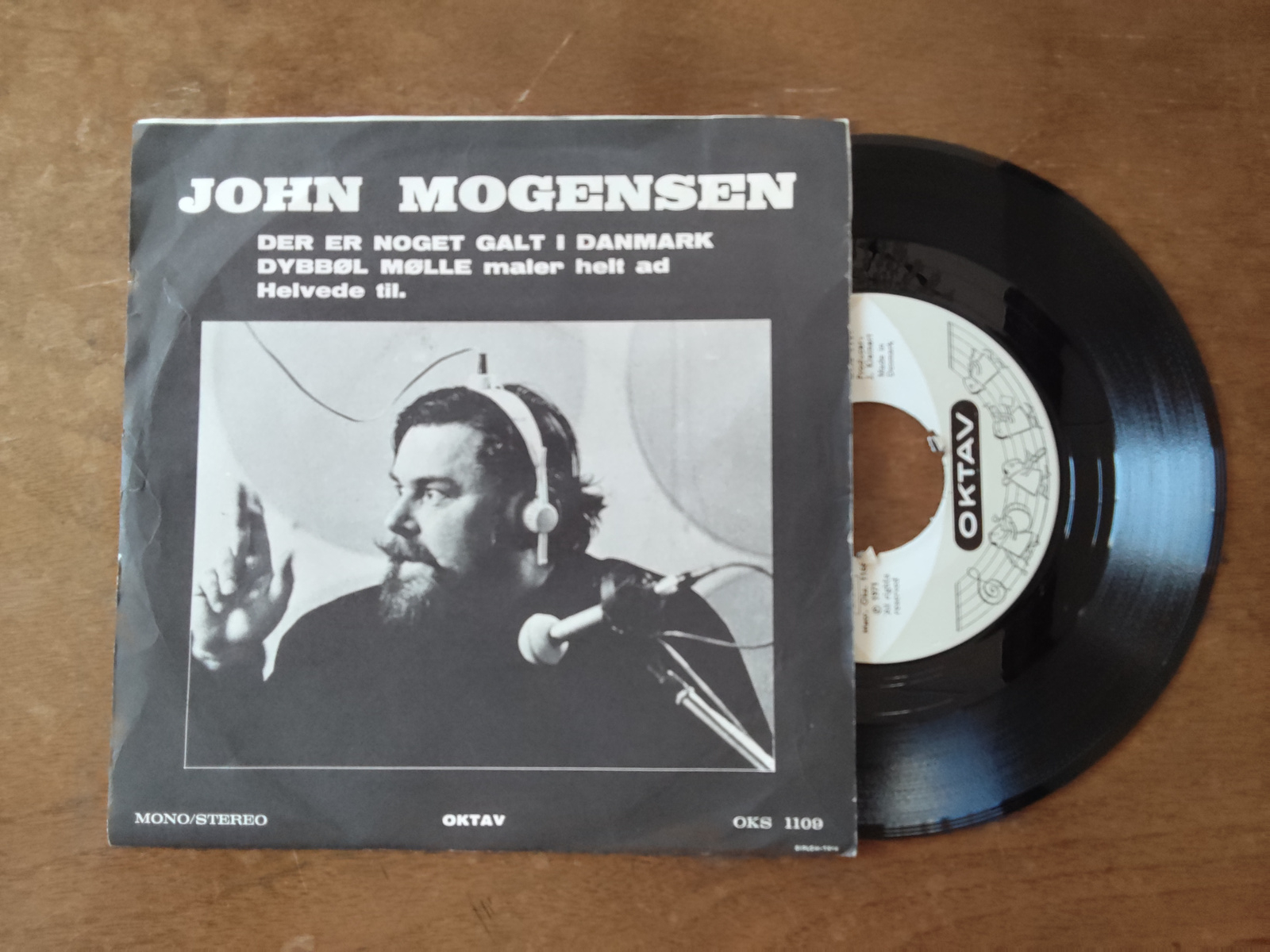 John Mogensen met Dar er noget galt i Danmark 1971 Single nr S20256749