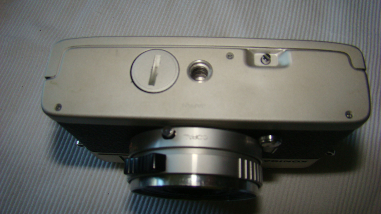 Fotocamera Konika C35 Hexanon.