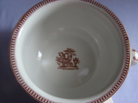 Witte po met mooie bruine rand met klassieke motieven.