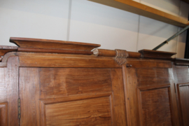 Koloniale garderobe kast met originele indeling omstreeks 1900 nr 10010