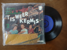 Johnny Hoes met 'T is weer kermis No.2 1962 Single nr S20221362