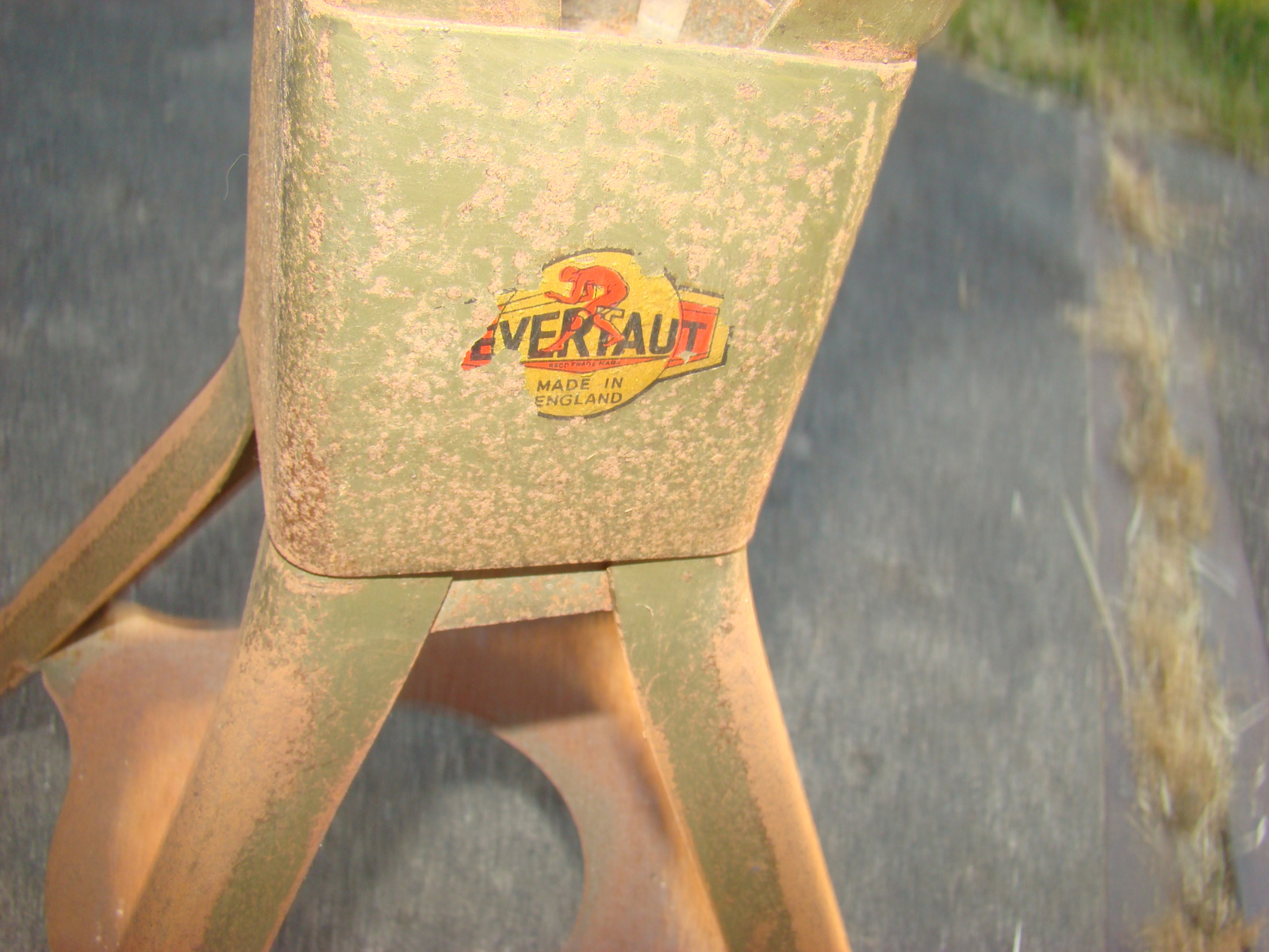 Evertaut  industriele fabriekskruk of bijzettafeltje.