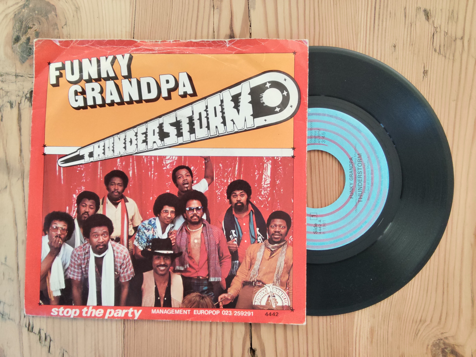 Thunderstorm met Funky grandpa 1981 Single nr S20256399