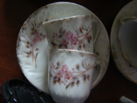 Antiek koffie of theeservies.       VERKOCHT.