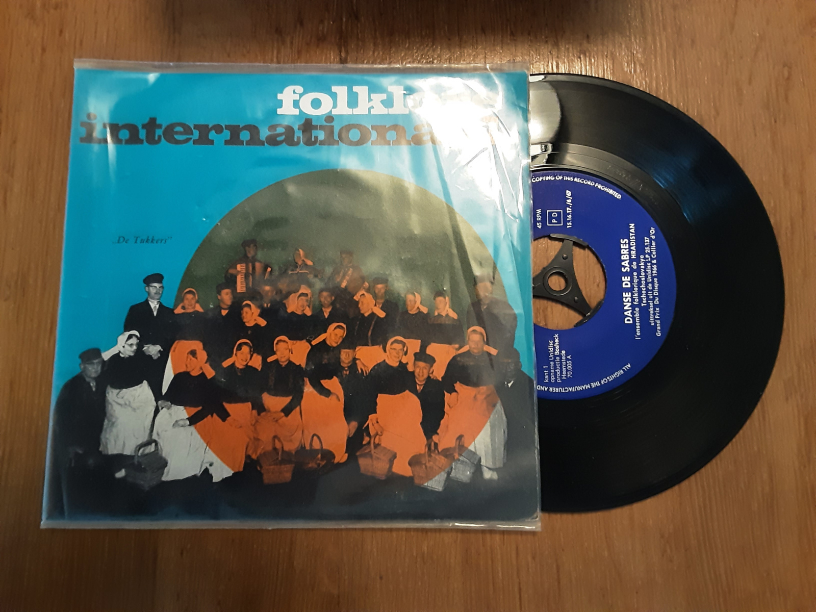 Folklore International met Danse de sabres 1967 Single nr S20234442