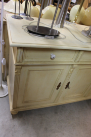 Dressoir 3-deurs br-155cm met snekken en champagne kleur afwerking