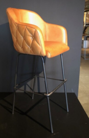 Barkruk model Bella metalen frame cognac lederen stoffering nr BARBECO