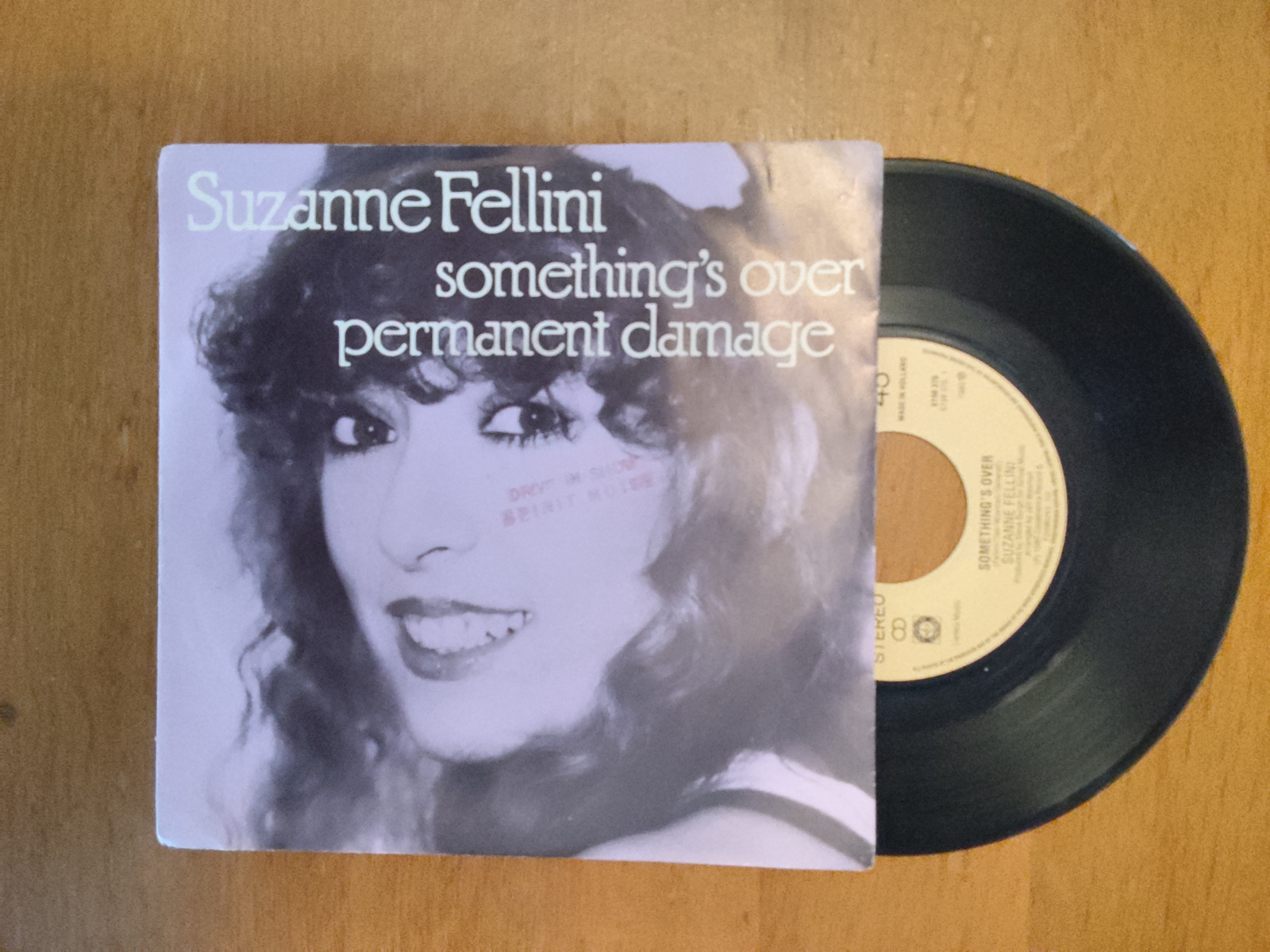 Suzanne Fellini met Something's over 1980 Single nr S20256342