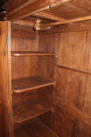 Koloniale garderobe kast met originele indeling omstreeks 1900 nr 10010