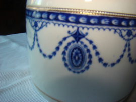 Koekpot of biscuitbarrel Medallion Adams Tunstall