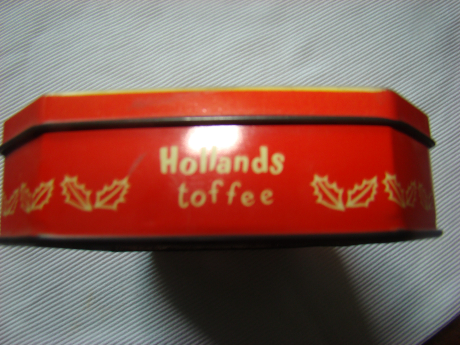 Oud  engels kerstblikje by Arthur Holland.
