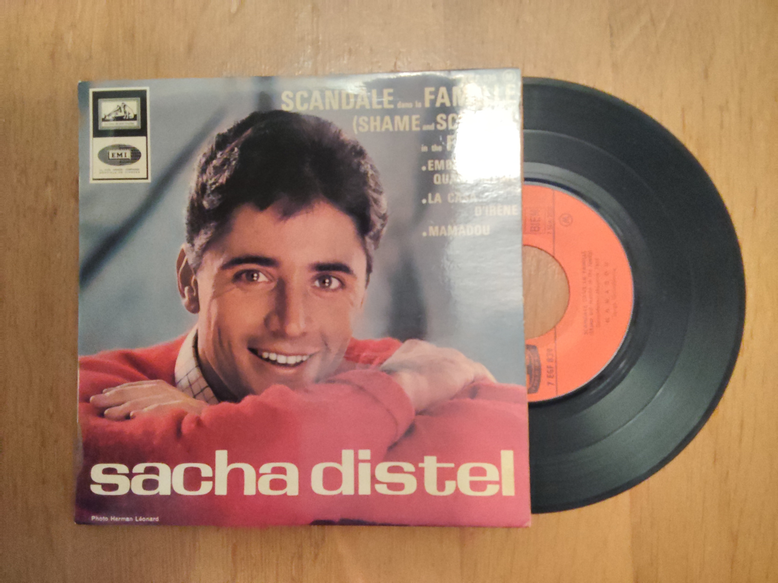 Sacha Distel met Scandale dans la Famille 1965 Single nr S20256327