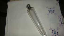 Antieke heupfles met draaidop.