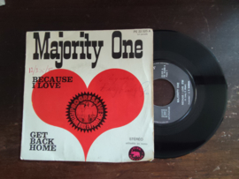 Majority One met Because I love 1971 Single nr S20211153