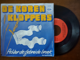 De korenkloppers met Achter de gebreide broek 1981 Single nr S20211254