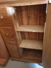 Oude spekkast met 4-laden hoog nr 11341