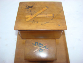 Houten doosje van notenhout intarsia (Ingelegd)