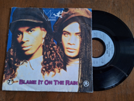 Milli Vanilli met Blame it on the rain 1989 Single nr S20233980