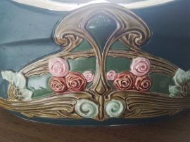 Art nouveau  langwerpige bloemenbak of bloempot.