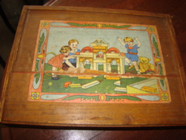 Oude houten blokkendoos.