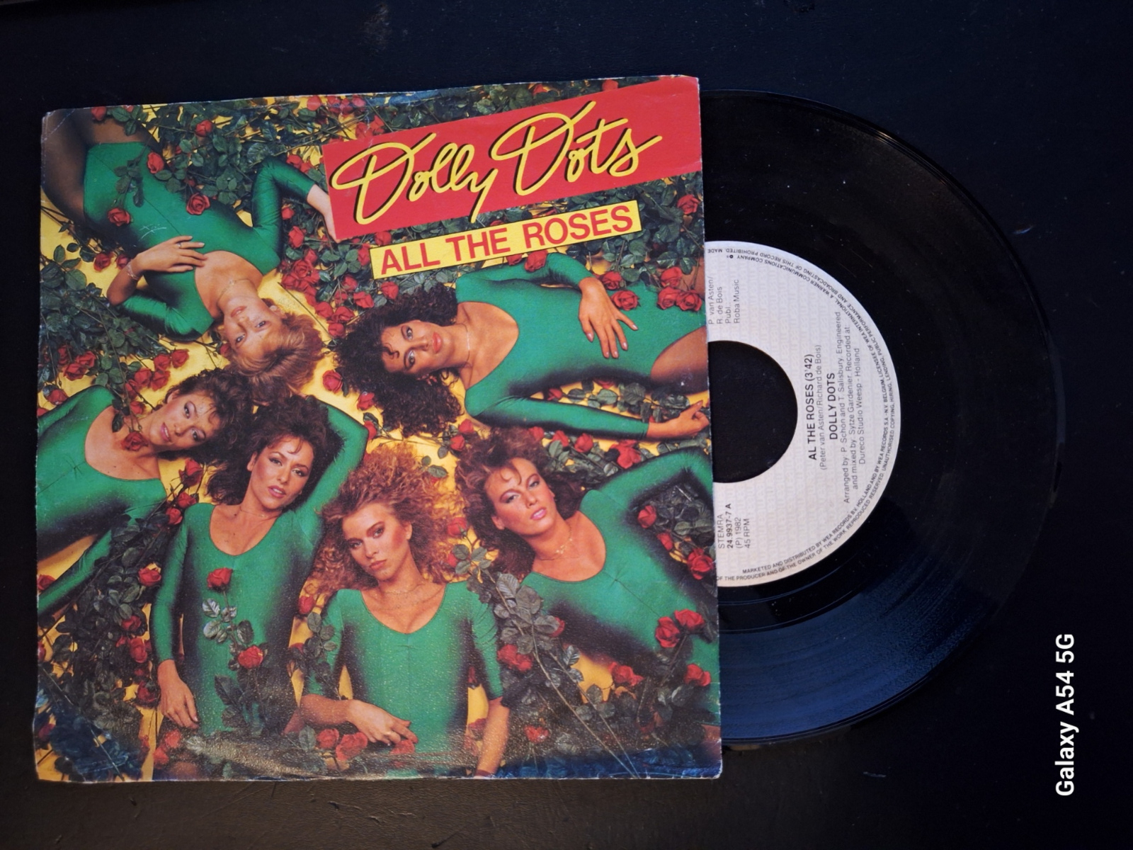 Dolly Dots met All the roses 1982 Single nr S20234342