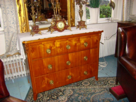 Antieke kersenhouten commode