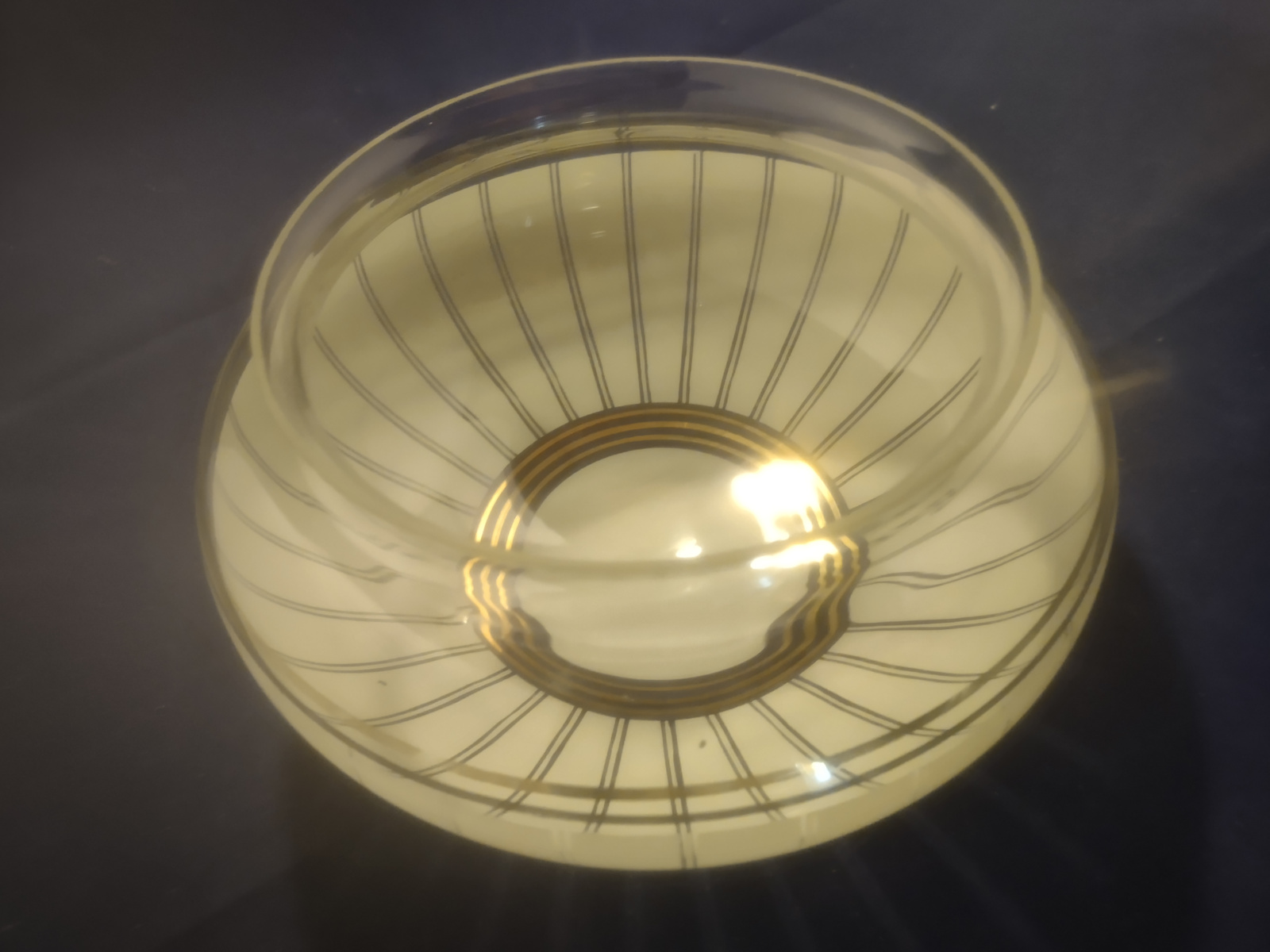 Oude glazen plafonniere bol zacht geel gouden ring heldere strepen D20cm oud-G43