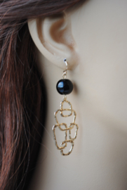 Oorbellen met onyx en hanger goldplated