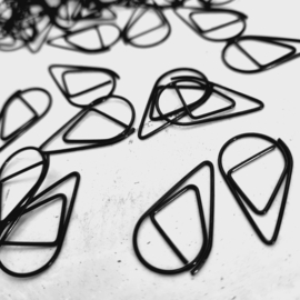Paperclips druppel zwart | 2,5 x 1,5 cm | vanaf 25 stuks