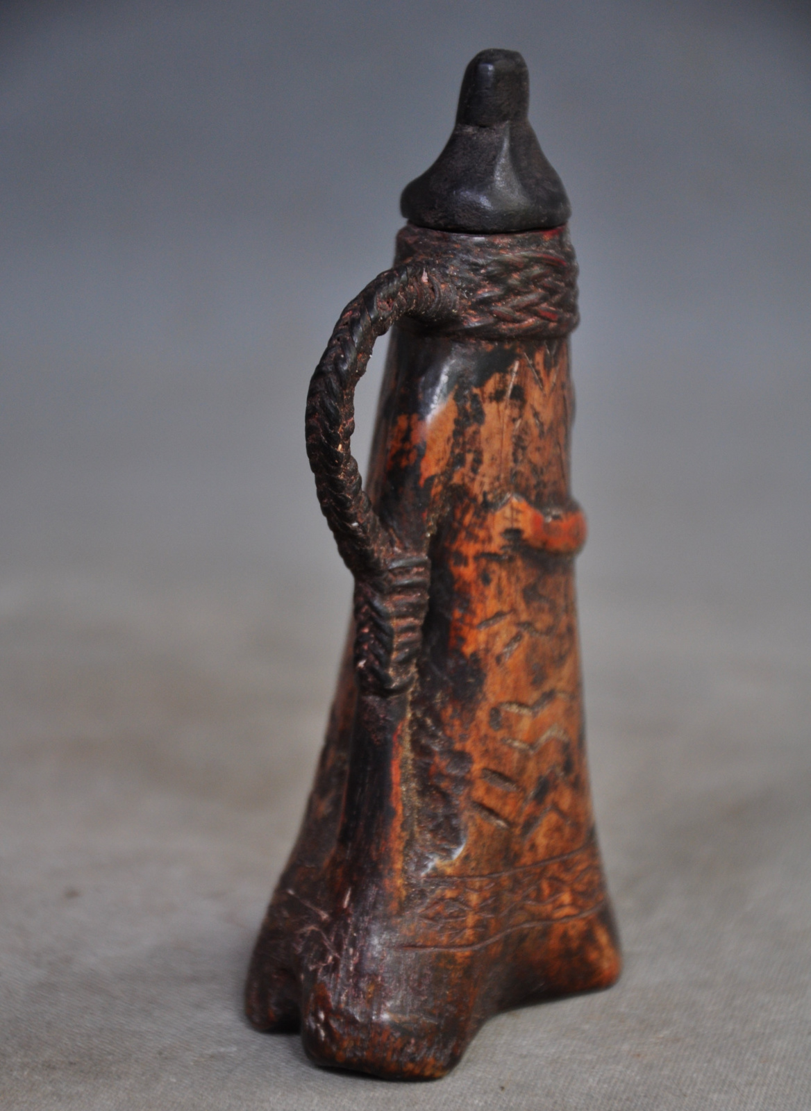 TOP! Zéér oude  gebruikte lime container, IFUGAO, Filippijnen, ca. 80 jaar oud