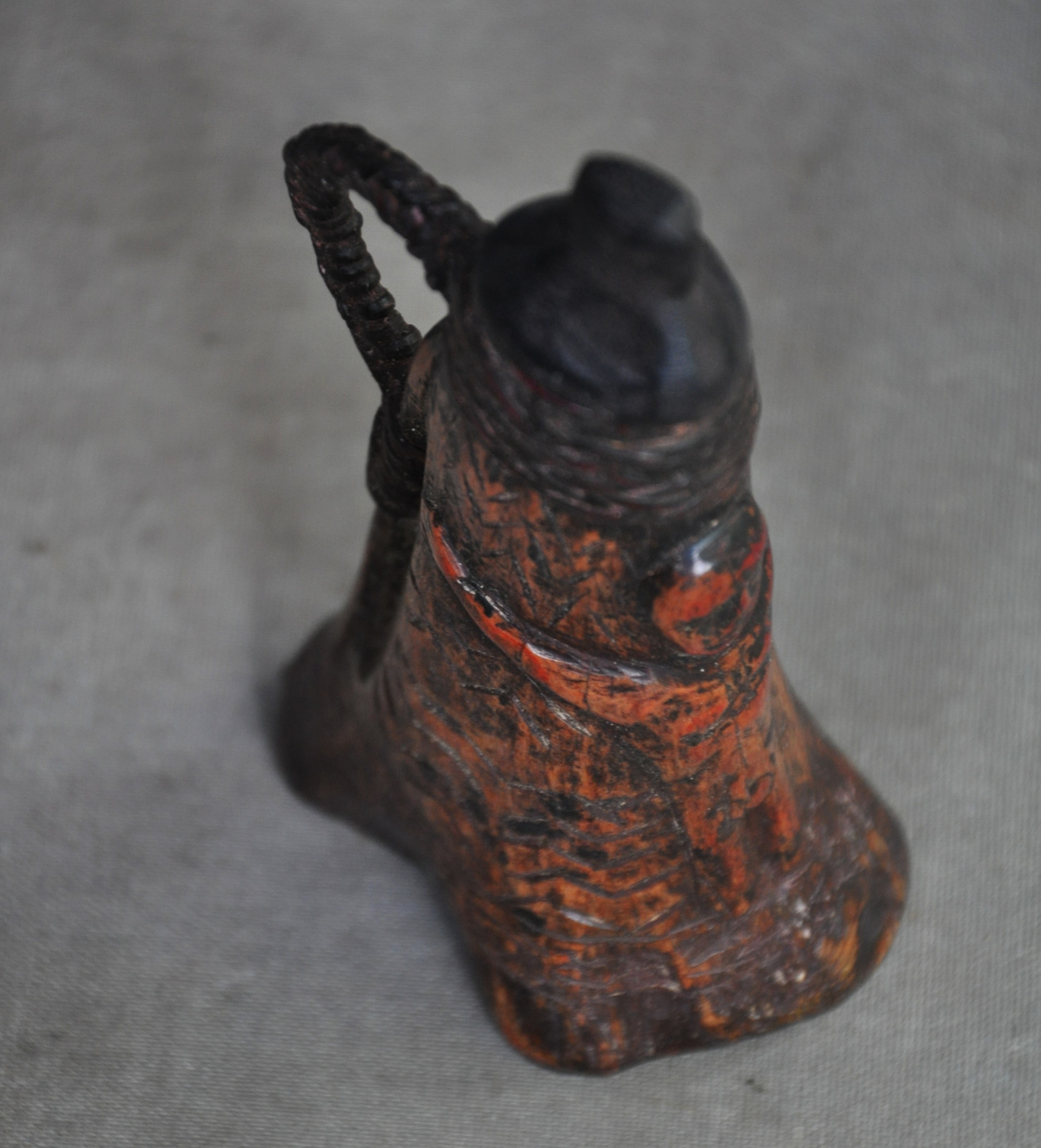 TOP! Zéér oude  gebruikte lime container, IFUGAO, Filippijnen, ca. 80 jaar oud
