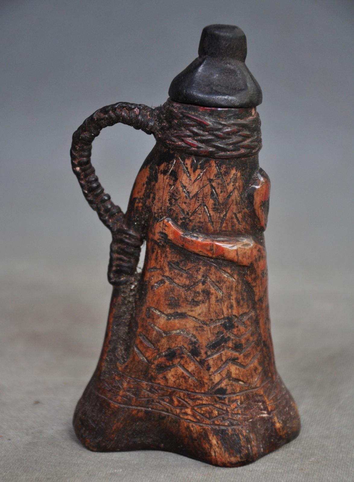 TOP! Zéér oude  gebruikte lime container, IFUGAO, Filippijnen, ca. 80 jaar oud