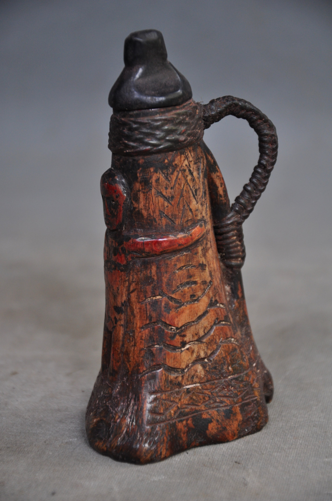 TOP! Zéér oude  gebruikte lime container, IFUGAO, Filippijnen, ca. 80 jaar oud