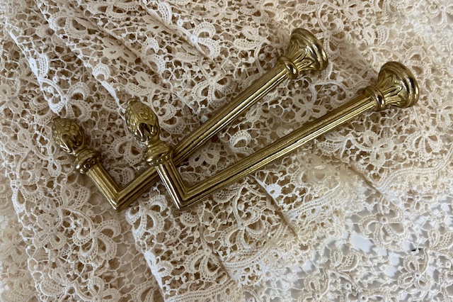 Set van 2 vintage Franse messing gordijnhouders