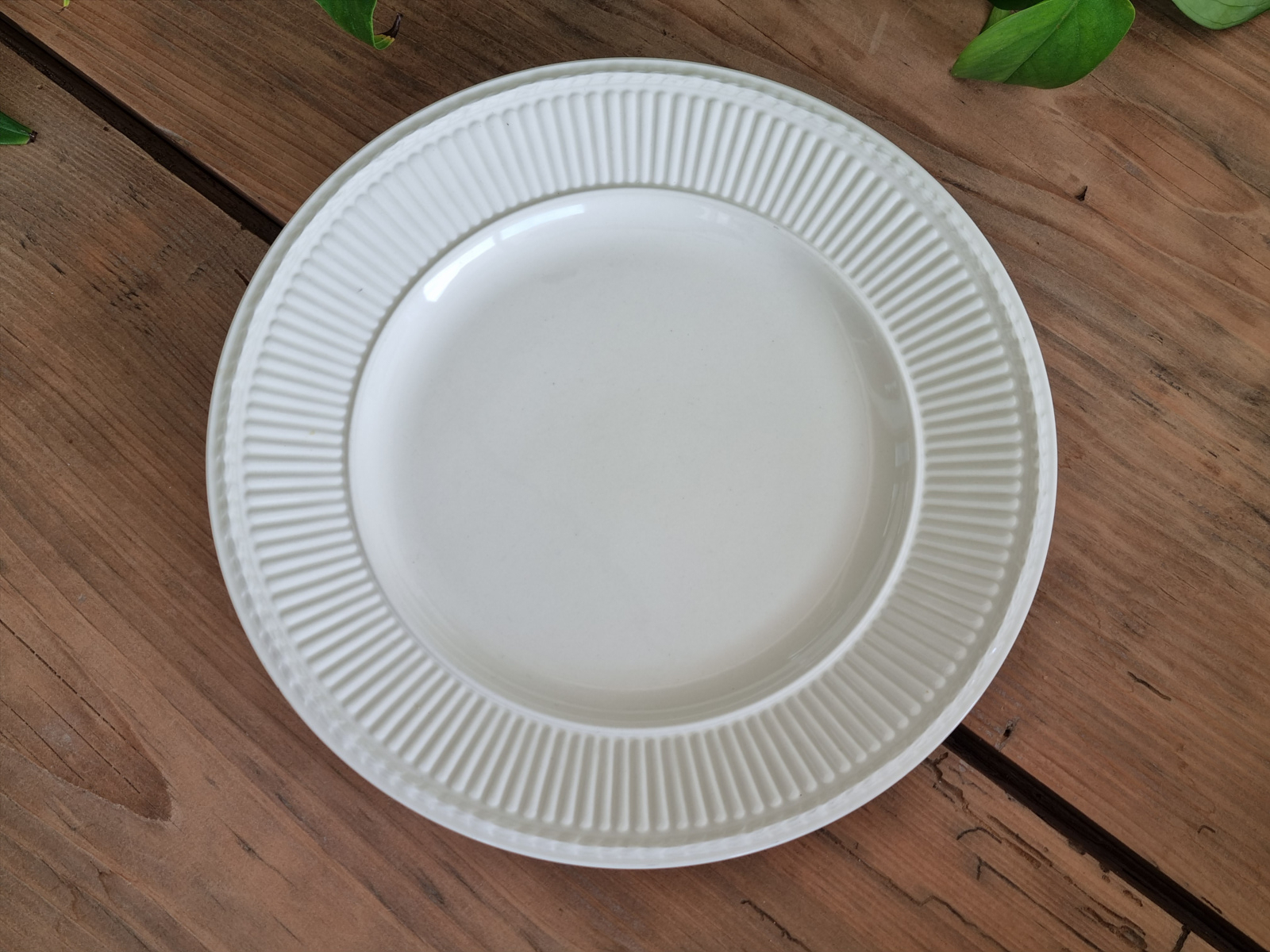 Wedgwood Edme Ontbijtbordje 23 cm (met bestekkrasje)