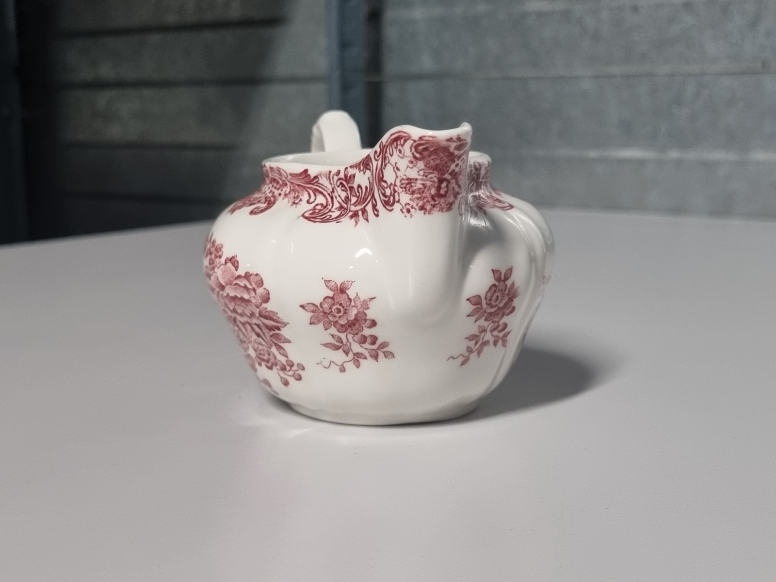 Villeroy en Boch Valeria rood Roomkannetje (gewoon model)