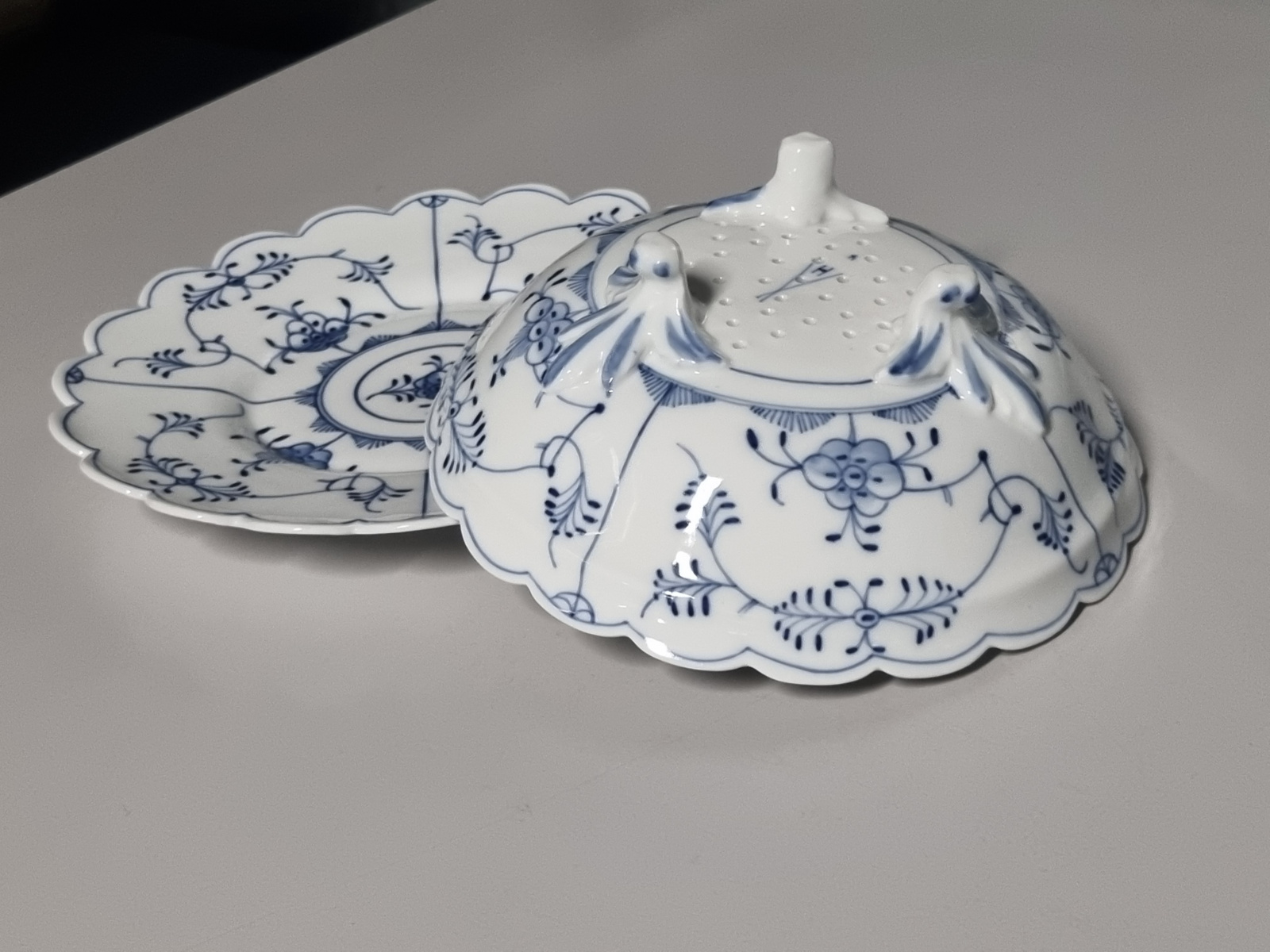 Zwiebelmuster Huttensteinach Fruittest op onderbord